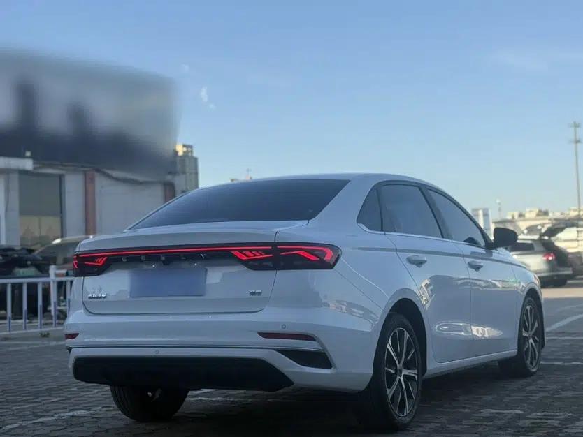 Geely Auto Emgrand 2022 4th Generation 1.5L CVT Luxury Model — миниатюра 4