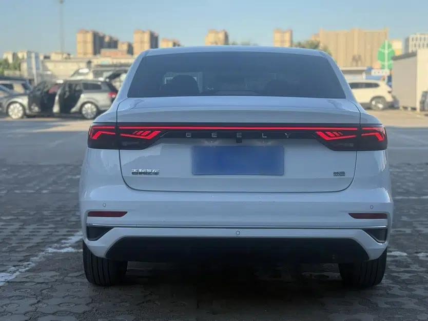 Geely Auto Emgrand 2022 4th Generation 1.5L CVT Luxury Model — миниатюра 7
