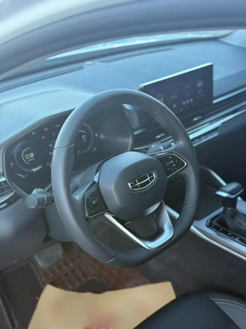 Geely Auto Emgrand 2022 4th Generation 1.5L CVT Luxury Model — миниатюра 10