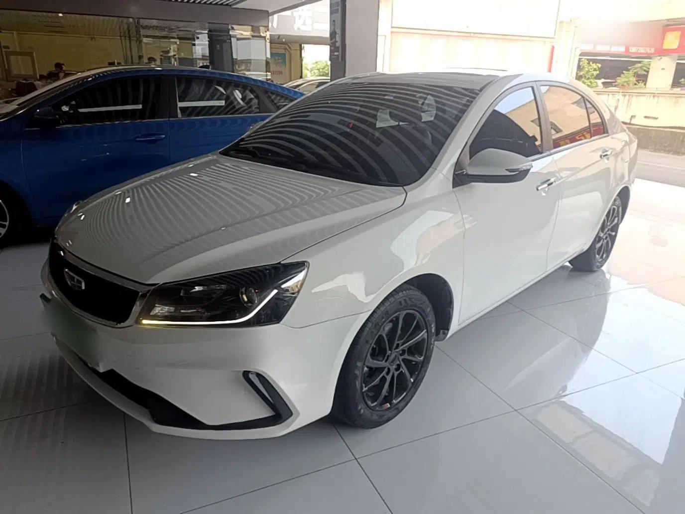 Geely Auto Emgrand 2021 UP 1.5L Manual Luxury Model — миниатюра 1