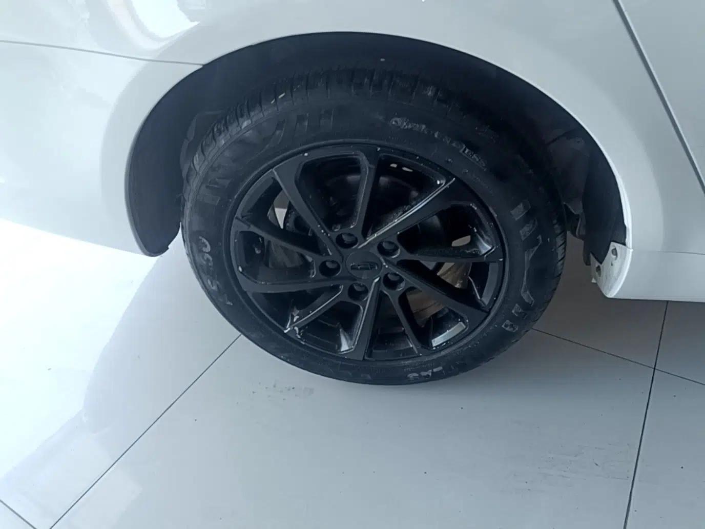 Geely Auto Emgrand 2021 UP 1.5L Manual Luxury Model — миниатюра 11