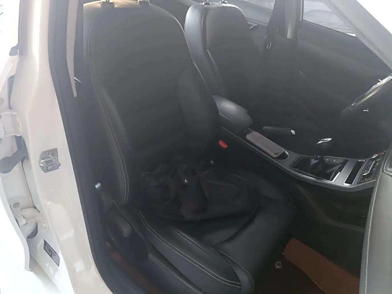Geely Auto Emgrand 2021 UP 1.5L Manual Luxury Model — миниатюра 19