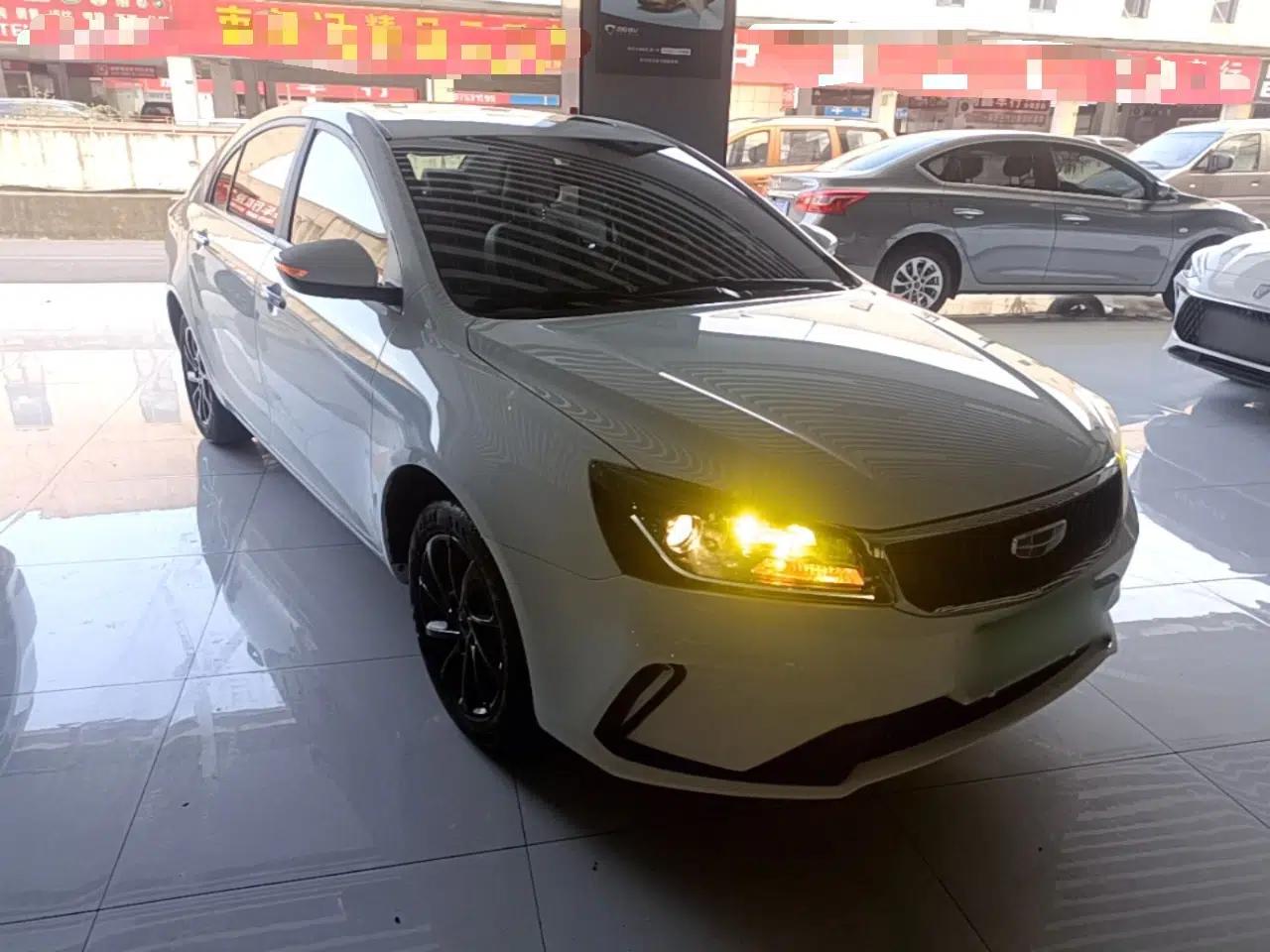 Geely Auto Emgrand 2021 UP 1.5L Manual Luxury Model — миниатюра 3