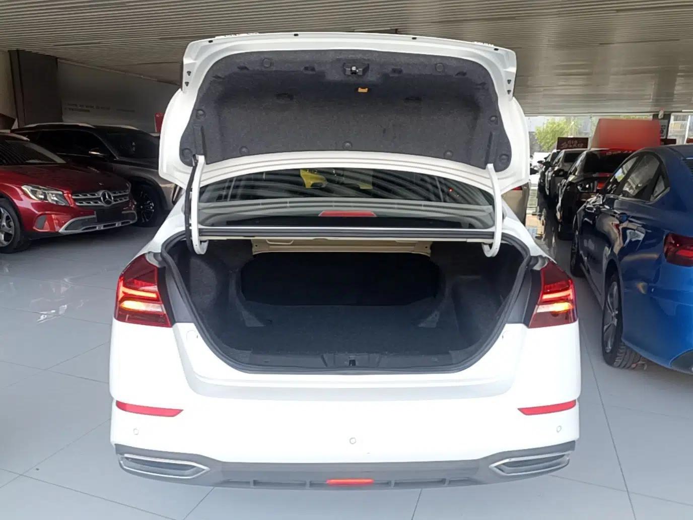 Geely Auto Emgrand 2021 UP 1.5L Manual Luxury Model — миниатюра 22