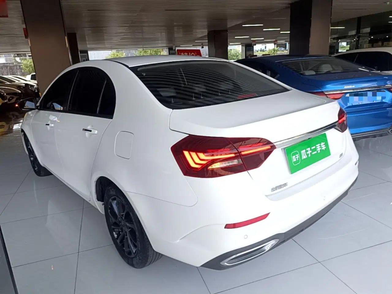 Geely Auto Emgrand 2021 UP 1.5L Manual Luxury Model — миниатюра 4