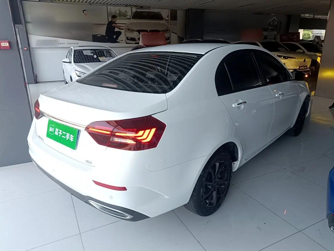 Geely Auto Emgrand 2021 UP 1.5L Manual Luxury Model — миниатюра 6