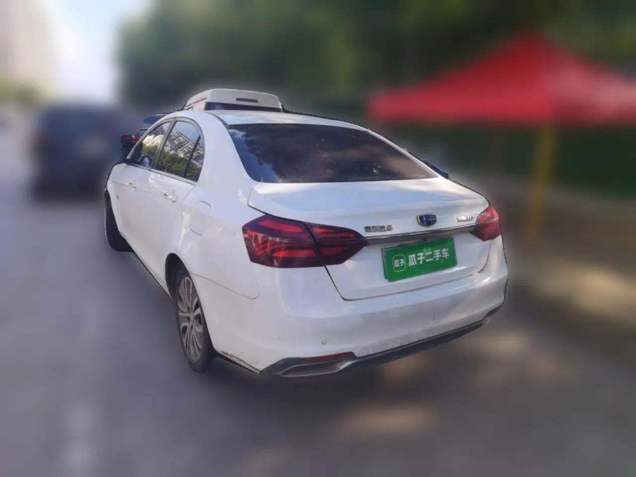 Geely Auto Emgrand New Energy 2018 EV450 Elite Model — миниатюра 4