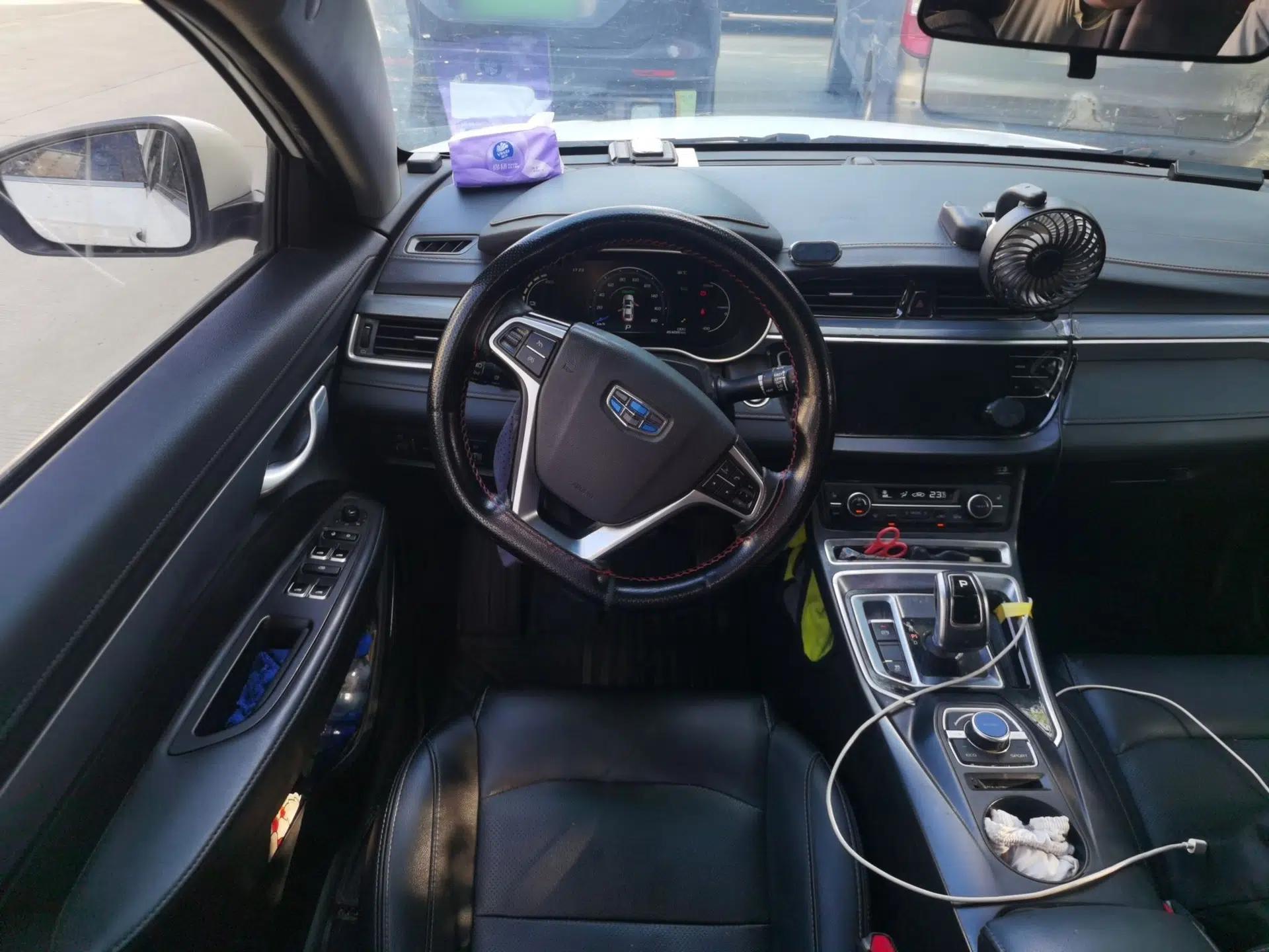 Geely Auto Emgrand New Energy 2018 EV450 Elite Model — миниатюра 10