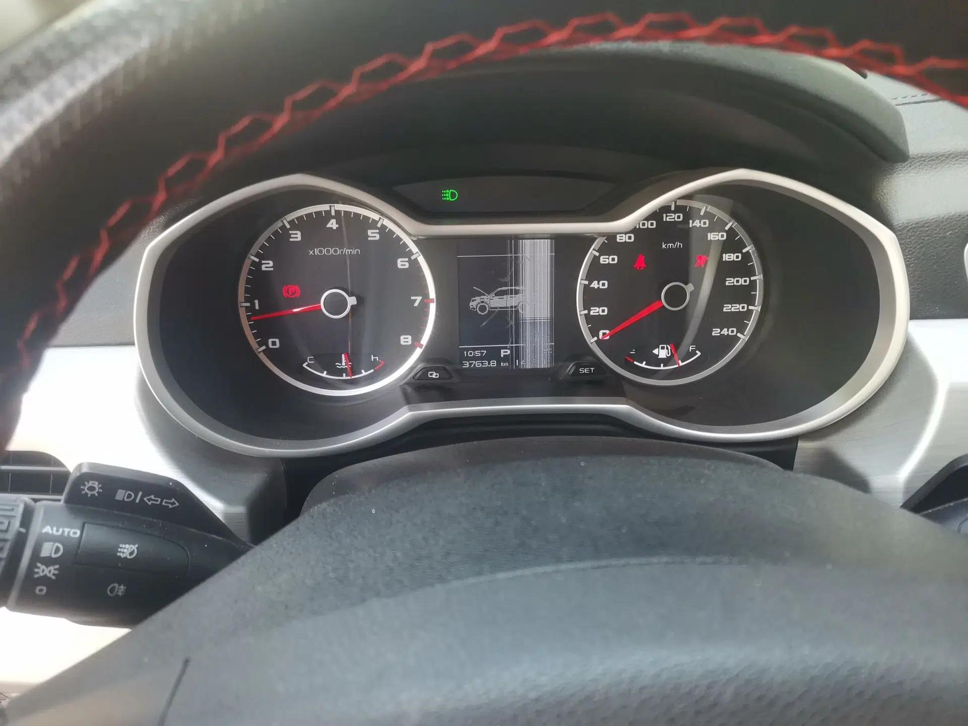 Geely Auto Emgrand X7 Sport 2016 1.8TD Automatic ZhiShang Model — миниатюра 11