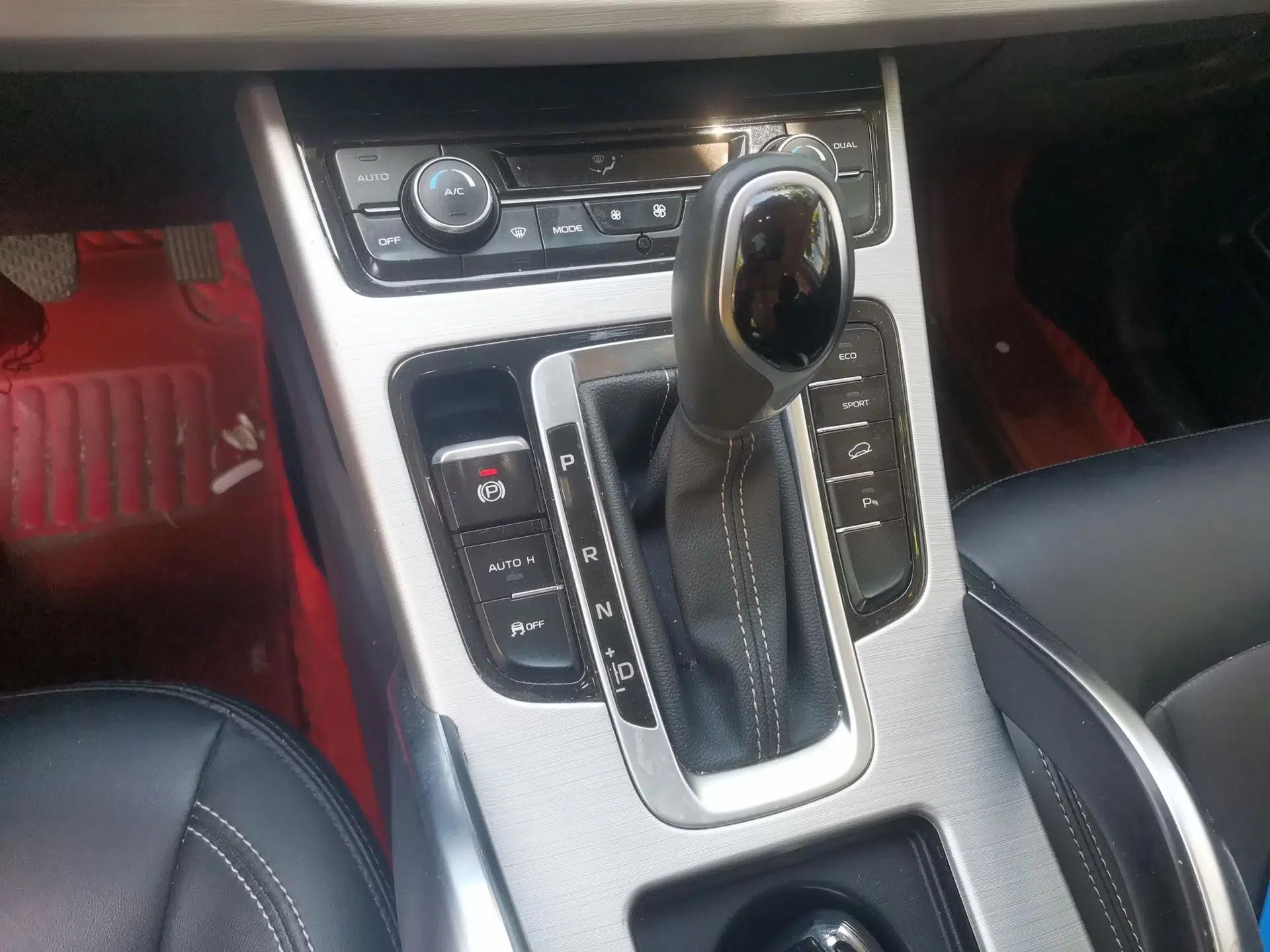 Geely Auto Emgrand X7 Sport 2016 1.8TD Automatic ZhiShang Model — миниатюра 14