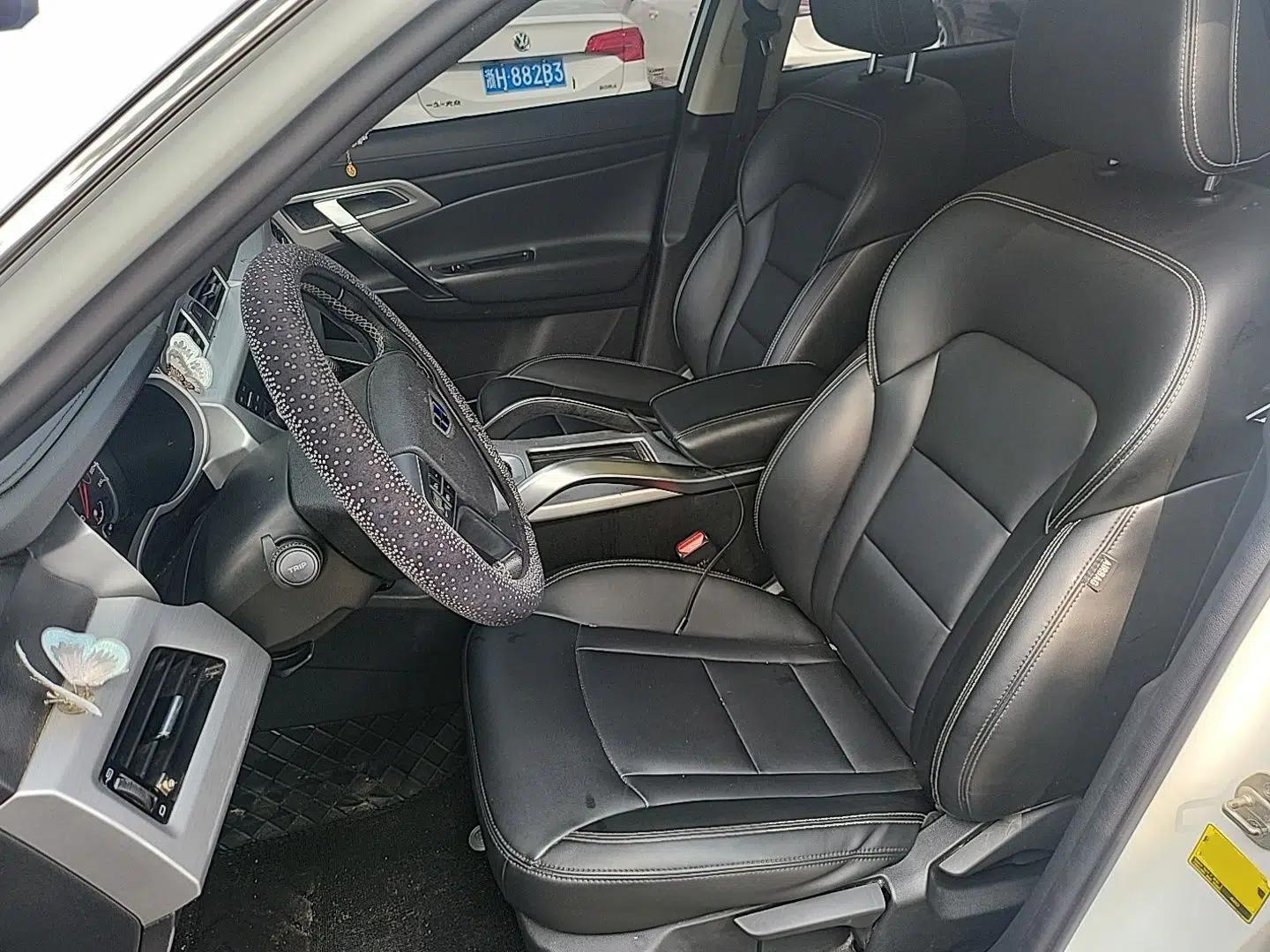 Geely Auto Emgrand X7 Sport 2016 1.8TD Automatic ZhiShang Model — миниатюра 15