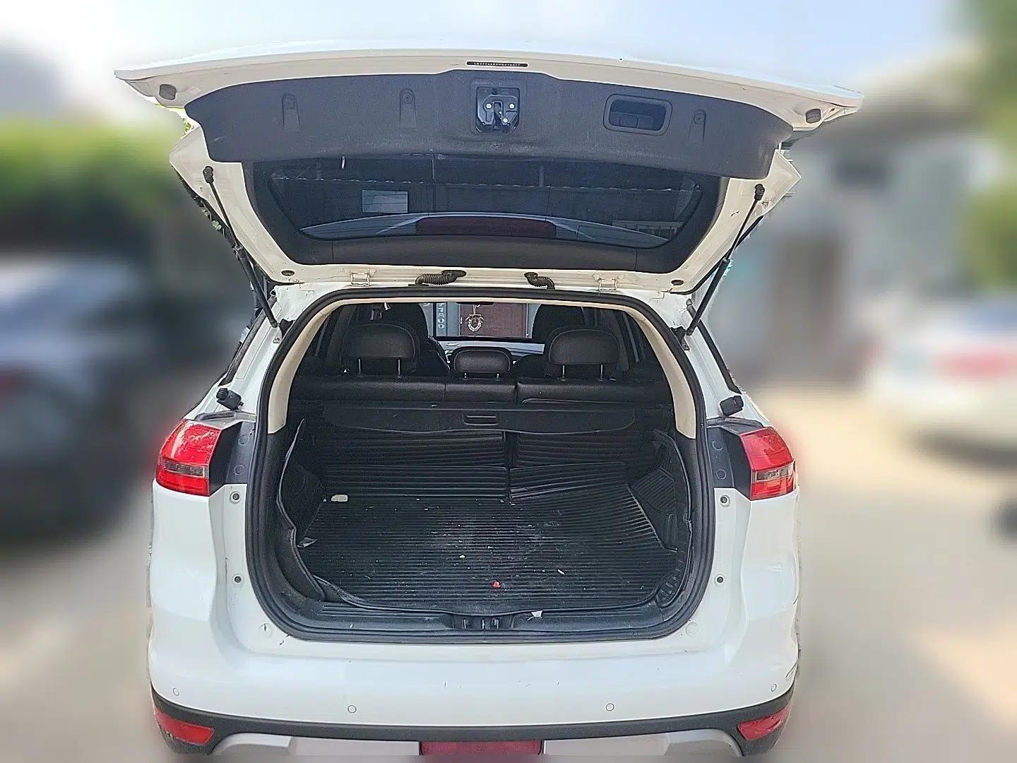 Geely Auto Emgrand X7 Sport 2016 1.8TD Automatic ZhiShang Model — миниатюра 19