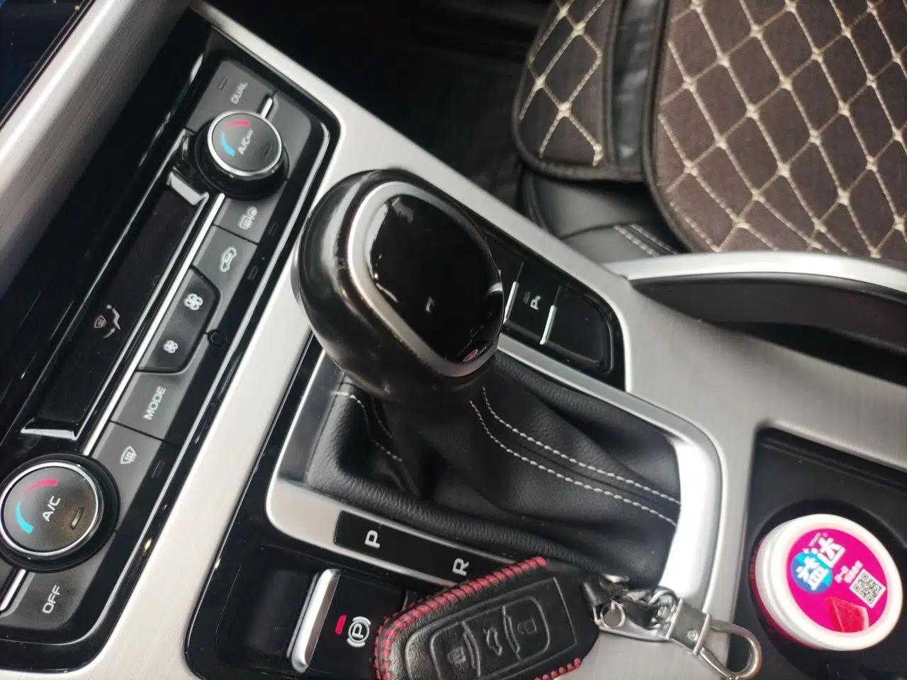 Geely Auto Emgrand X7 Sport 2016 1.8TD Automatic ZhiShang Model — миниатюра 14