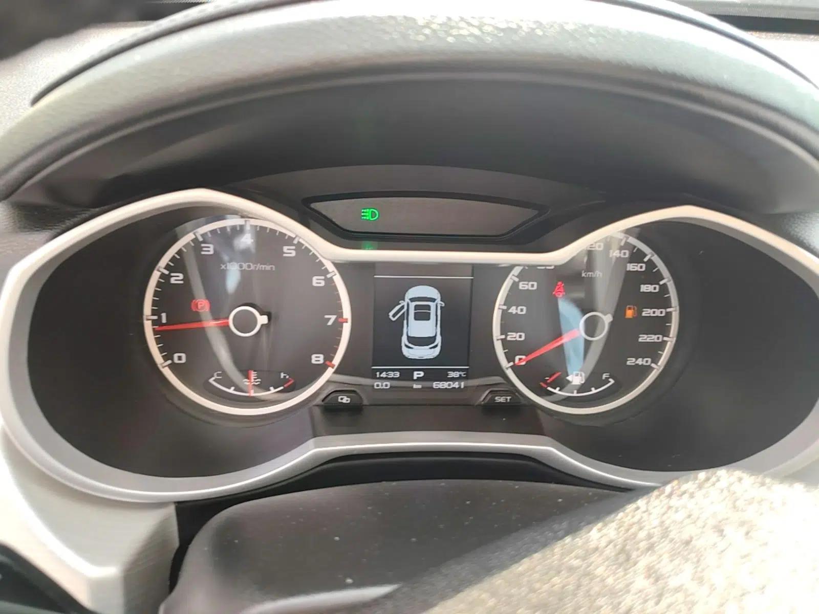 Geely Auto Emgrand X7 Sport 2020 1.8TD DCT Two-Wheel Drive Zhiya Model — миниатюра 14