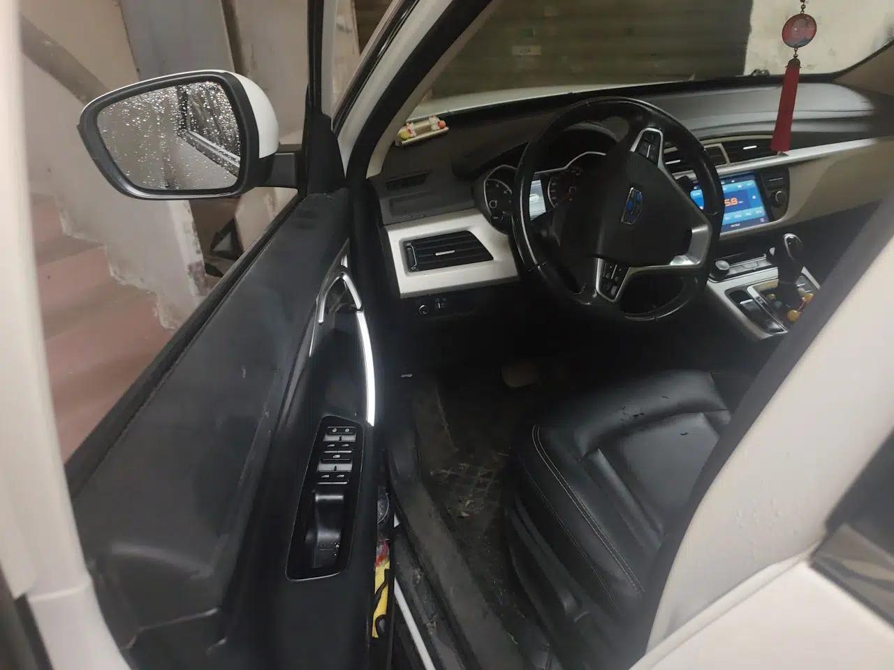 Geely Auto Emgrand X7 Sport 2016 1.8TD Automatic ZhiShang Model — миниатюра 16