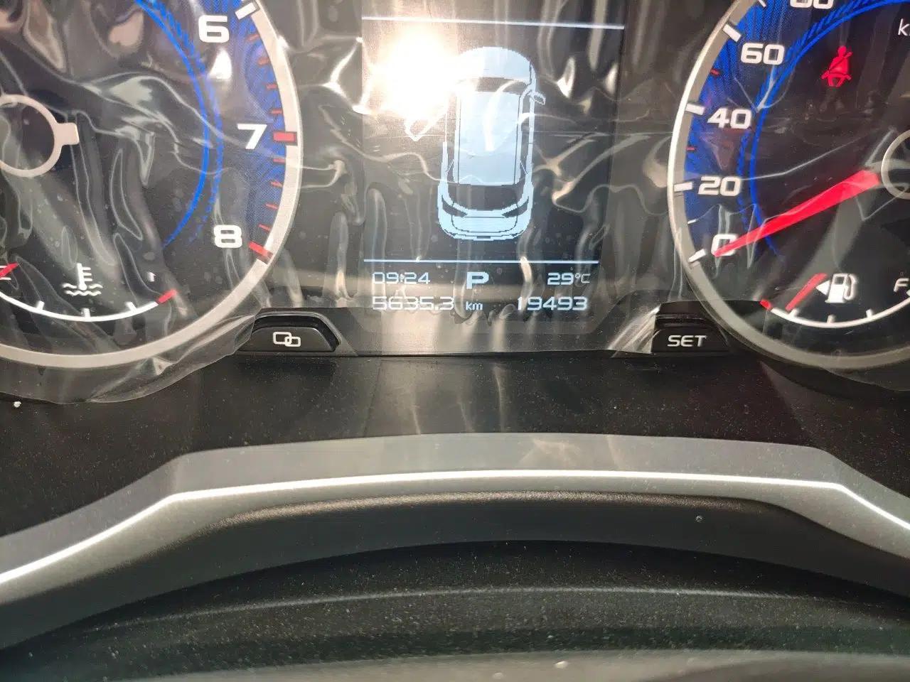 Geely Auto Emgrand X7 Sport 2021 Million Edition 1.8TD DCT Two-Wheel Drive Comfort Model — миниатюра 12