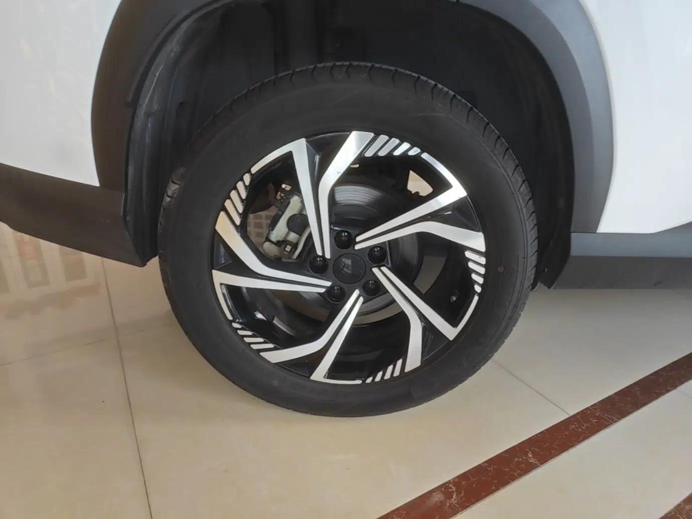 Geely Auto Emgrand X7 Sport 2023 Boyue COOL 1.5TD Smart Connectivity Model — миниатюра 11