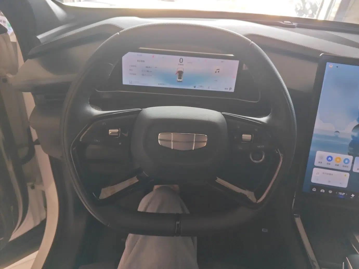 Geely Auto Emgrand X7 Sport 2023 Boyue COOL 1.5TD Smart Connectivity Model — миниатюра 13