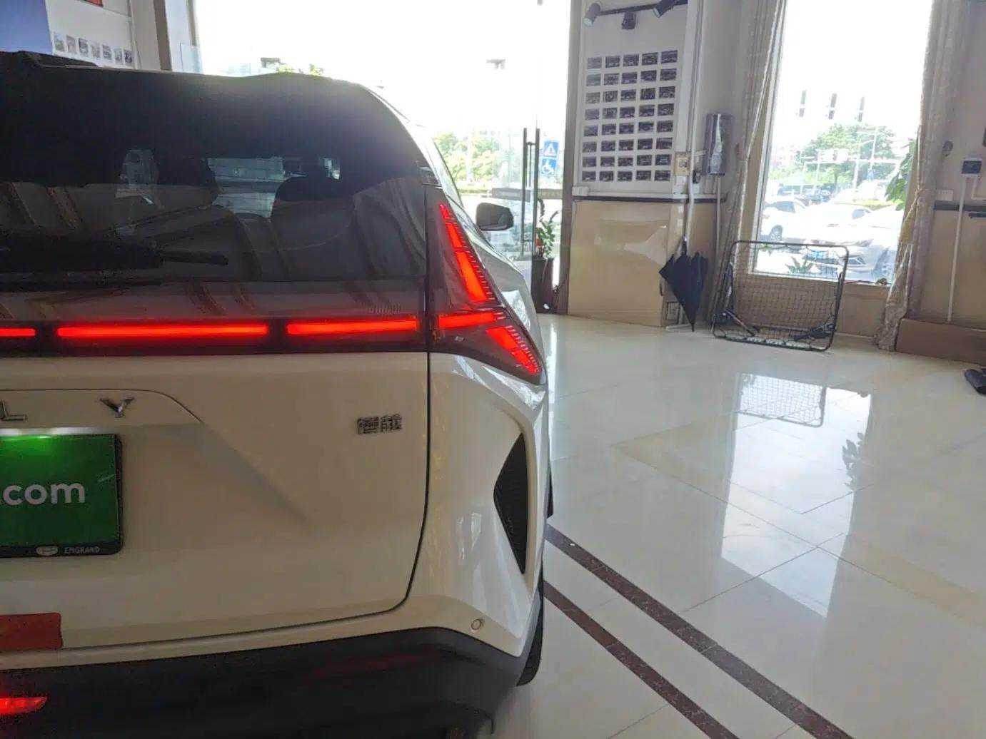 Geely Auto Emgrand X7 Sport 2023 Boyue COOL 1.5TD Smart Connectivity Model — миниатюра 9