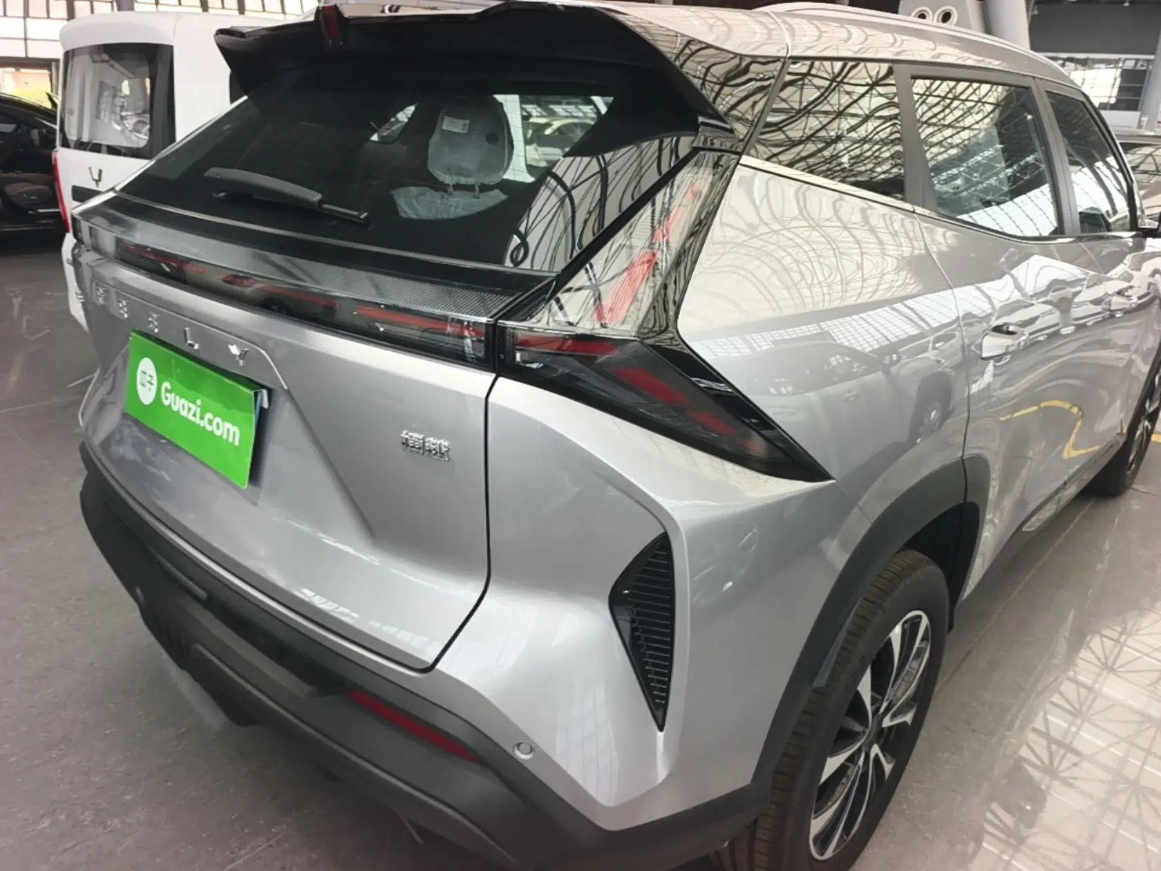 Geely Auto Emgrand X7 Sport 2026 Model 1.5TD Aspirational — миниатюра 9