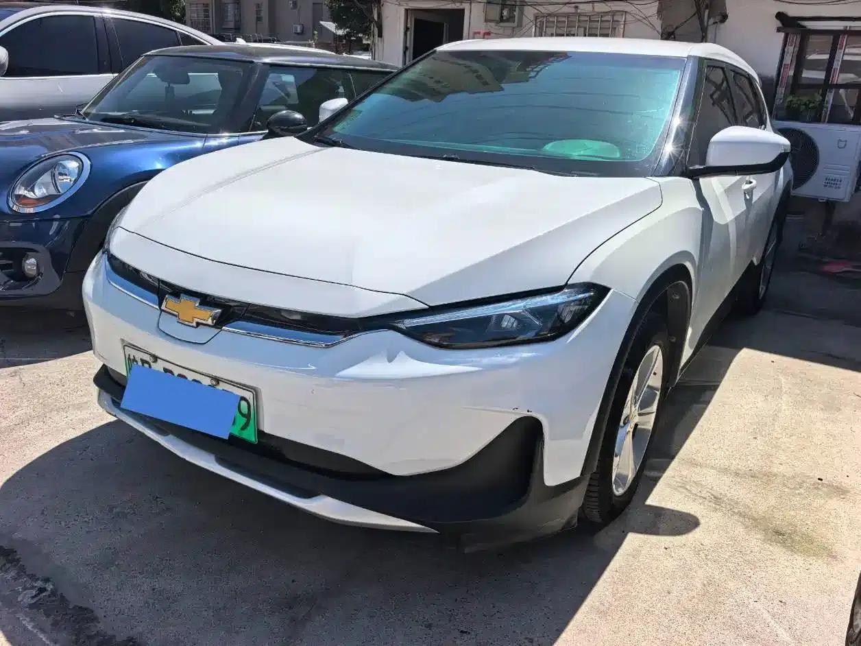Chevrolet Menlo 2022 Galaxy Edition — миниатюра 1