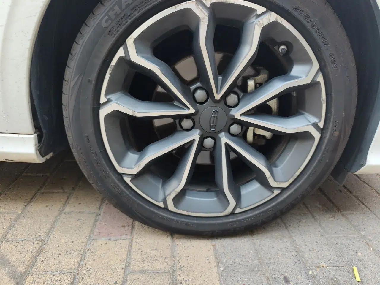 Geely Auto Binray 2021 1.4T CVT Asian Games Edition — миниатюра 8