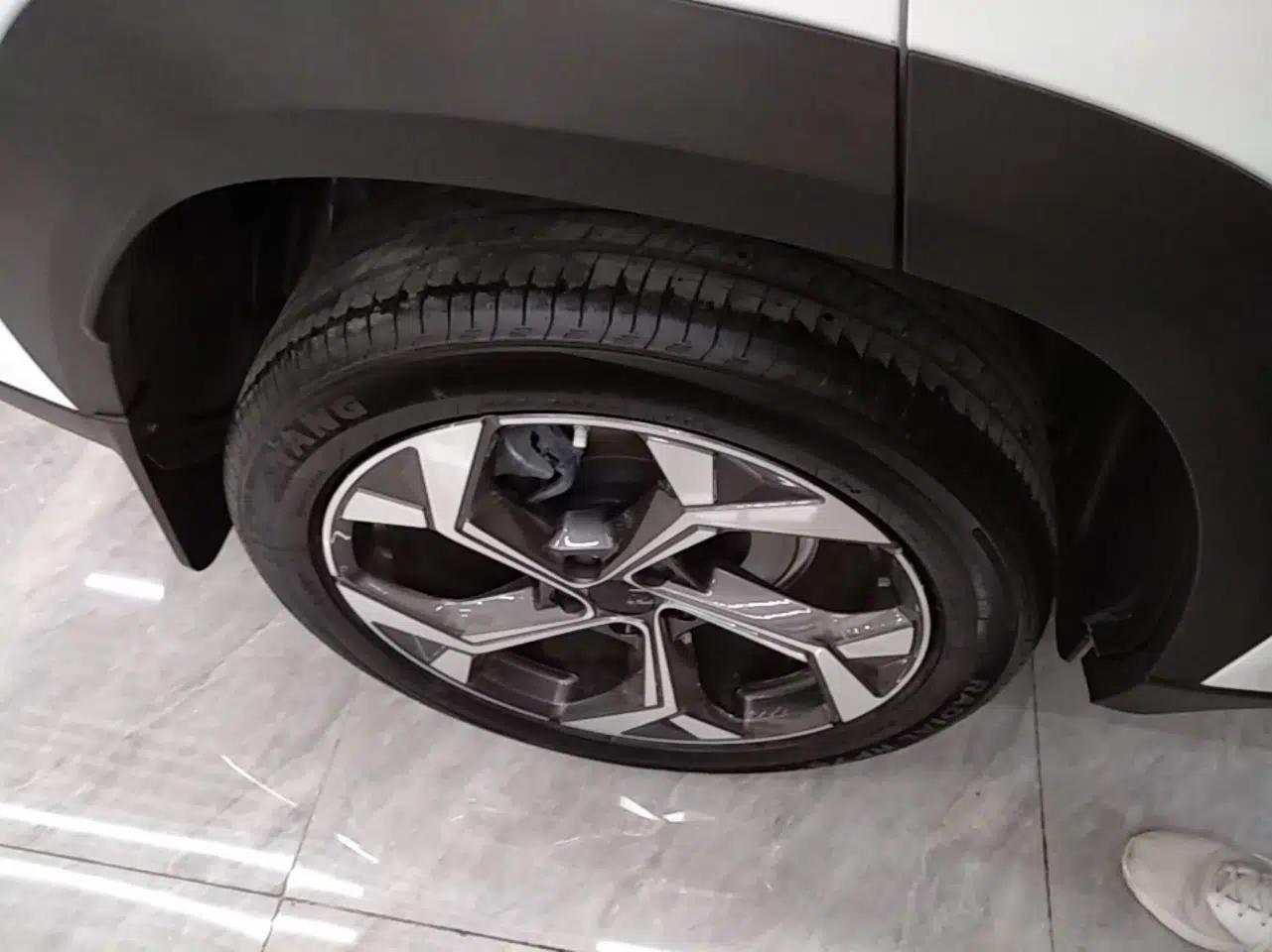 Geely Auto FX11 2024 1.5TD DCT Prestige Edition — миниатюра 11