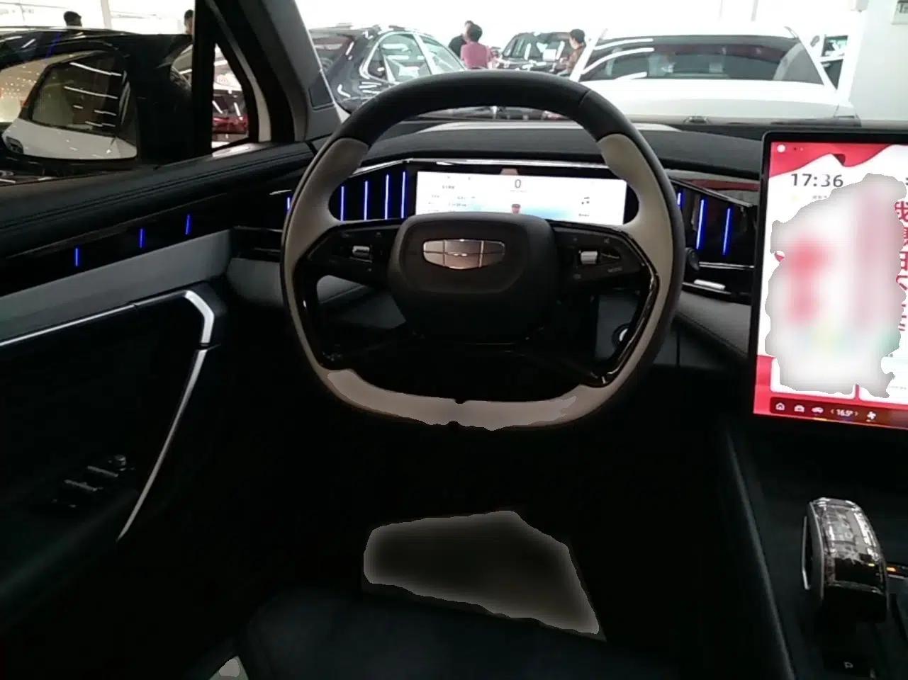 Geely Auto FX11 2024 1.5TD DCT Prestige Edition — миниатюра 13