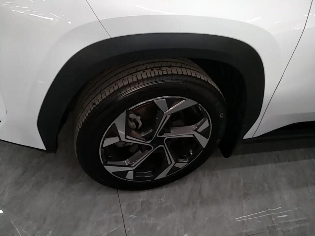 Geely Auto FX11 2024 1.5TD DCT Prestige Edition — миниатюра 10