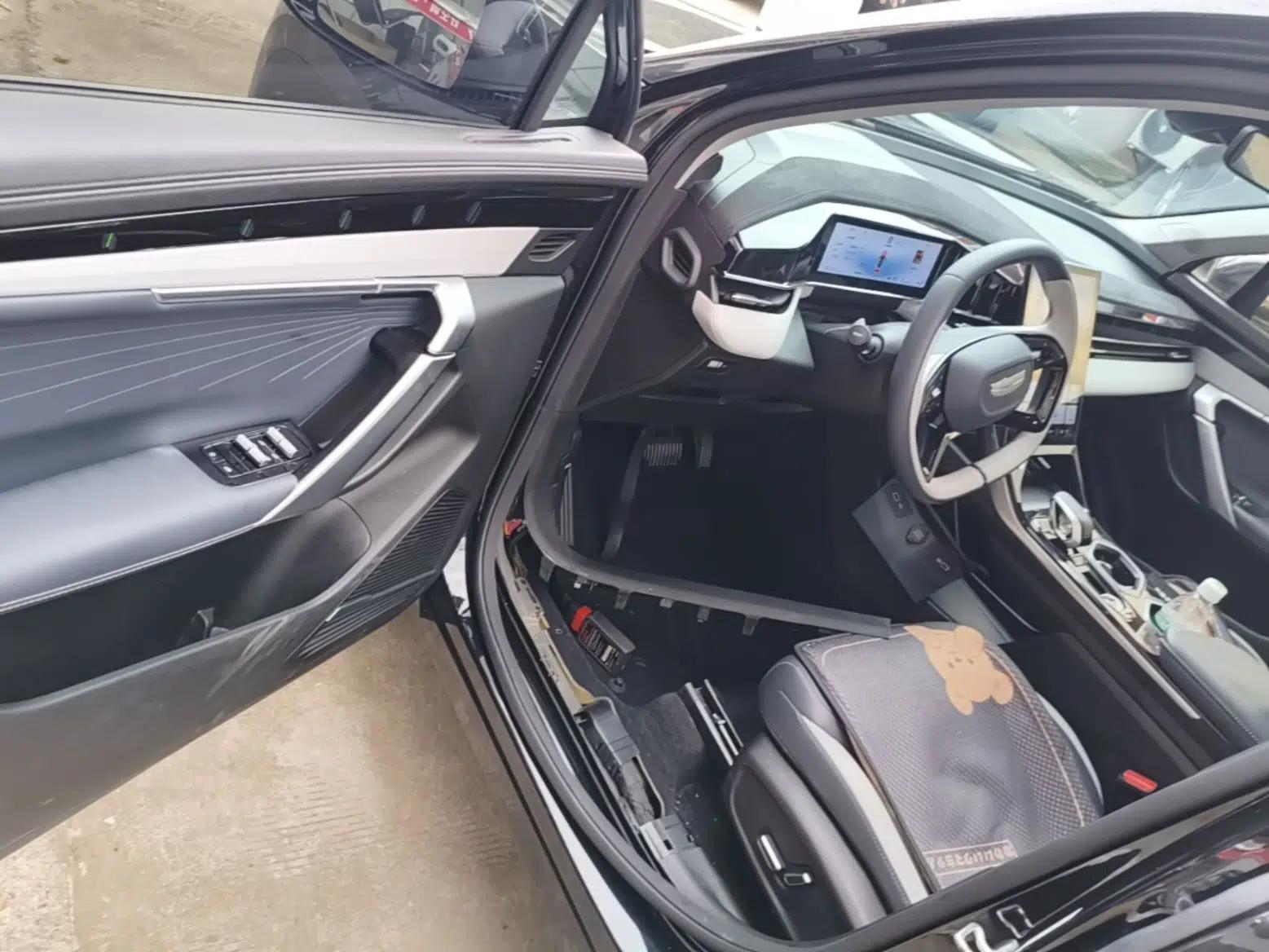 Geely Auto FX11 2023 1.5TD DCT Glory Edition — миниатюра 18
