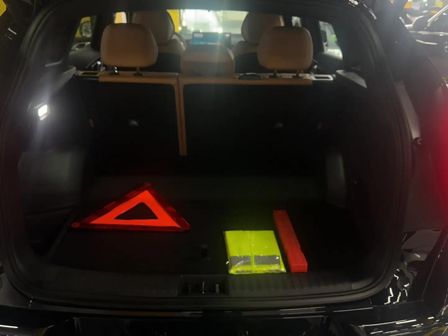 Geely Auto FX11 2025 4th Generation 1.5TD DCT - Shanhe — миниатюра 16