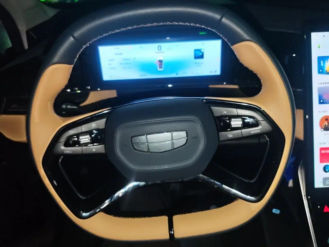Geely Auto FX11 2023 1.5TD DCT Prestige Edition — миниатюра 10