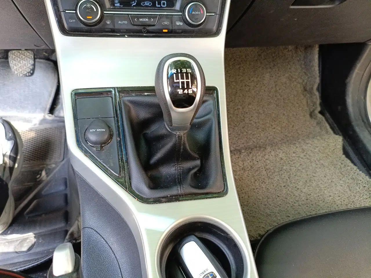 Geely Auto Emgrand GL 2017 1.8L Manual Elite Model — миниатюра 11