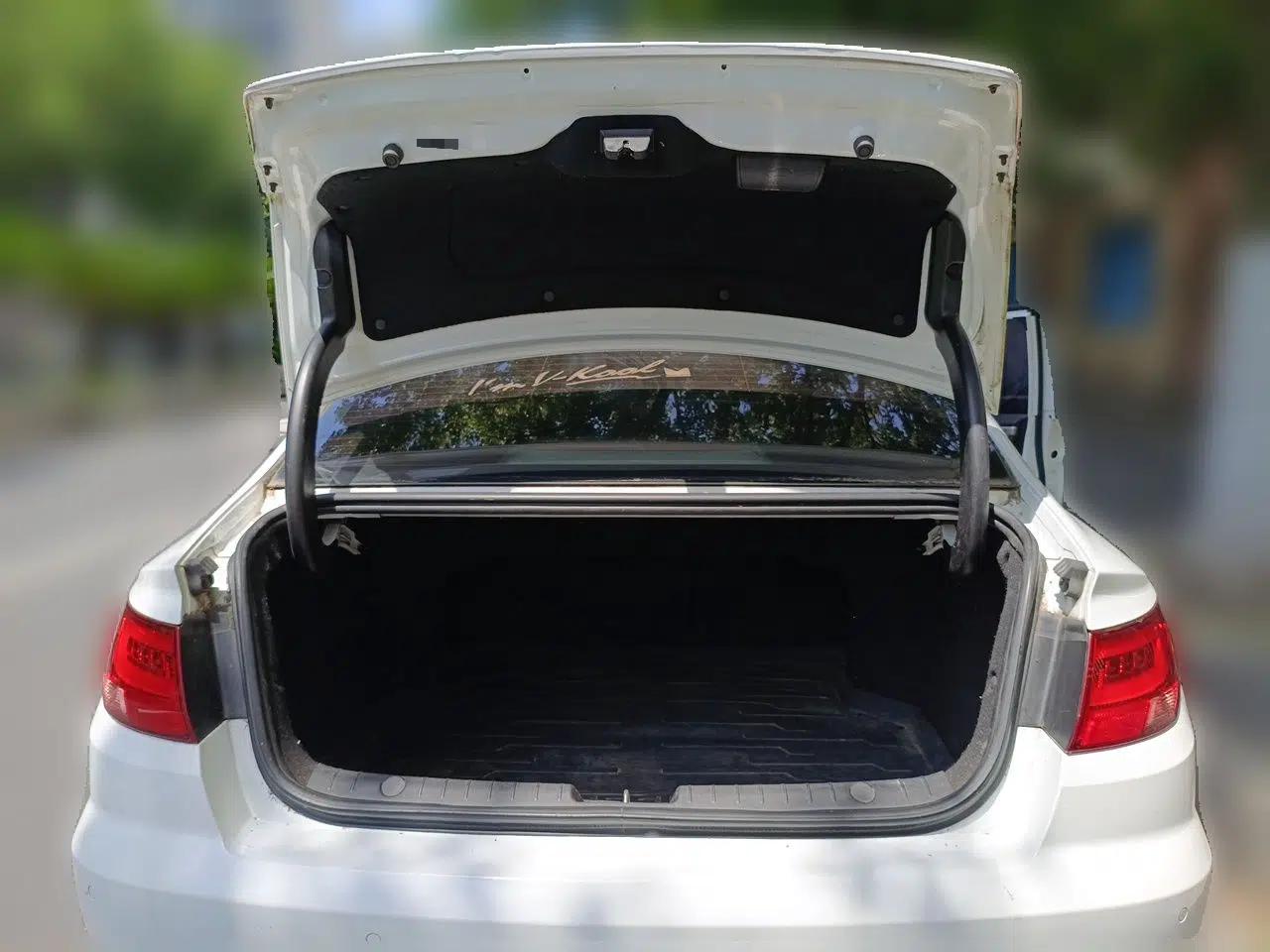 Geely Auto Emgrand GL 2017 1.8L Manual Elite Model — миниатюра 16