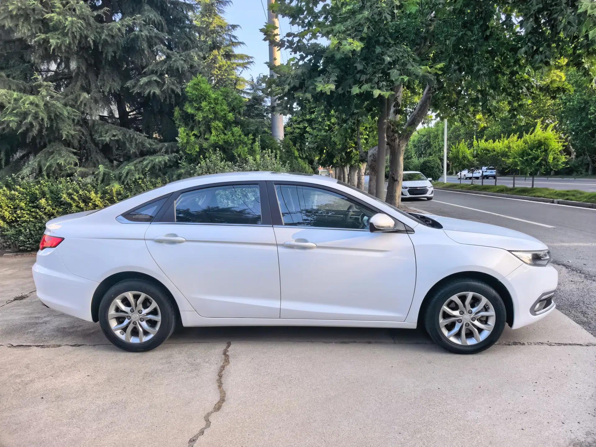 Geely Auto Emgrand GL 2017 1.8L DCT Elite Model — миниатюра 12
