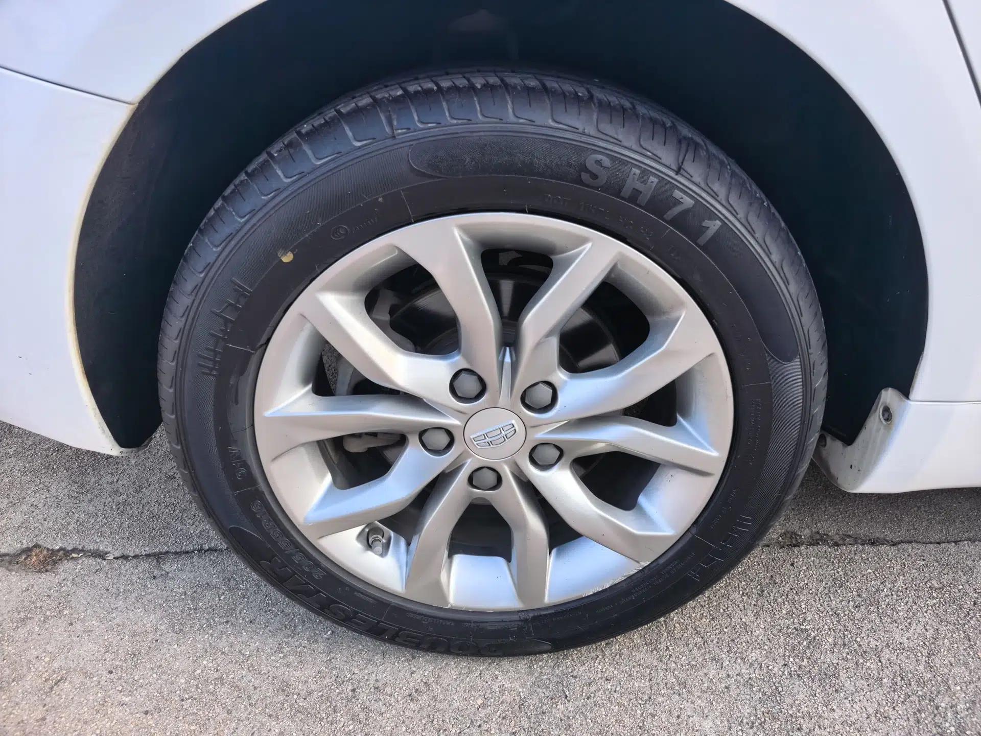 Geely Auto Emgrand GL 2017 1.8L DCT Elite Model — миниатюра 13