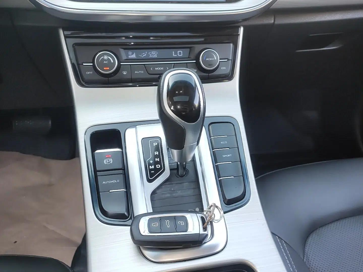 Geely Auto Emgrand GL 2017 1.8L DCT Elite Model — миниатюра 21