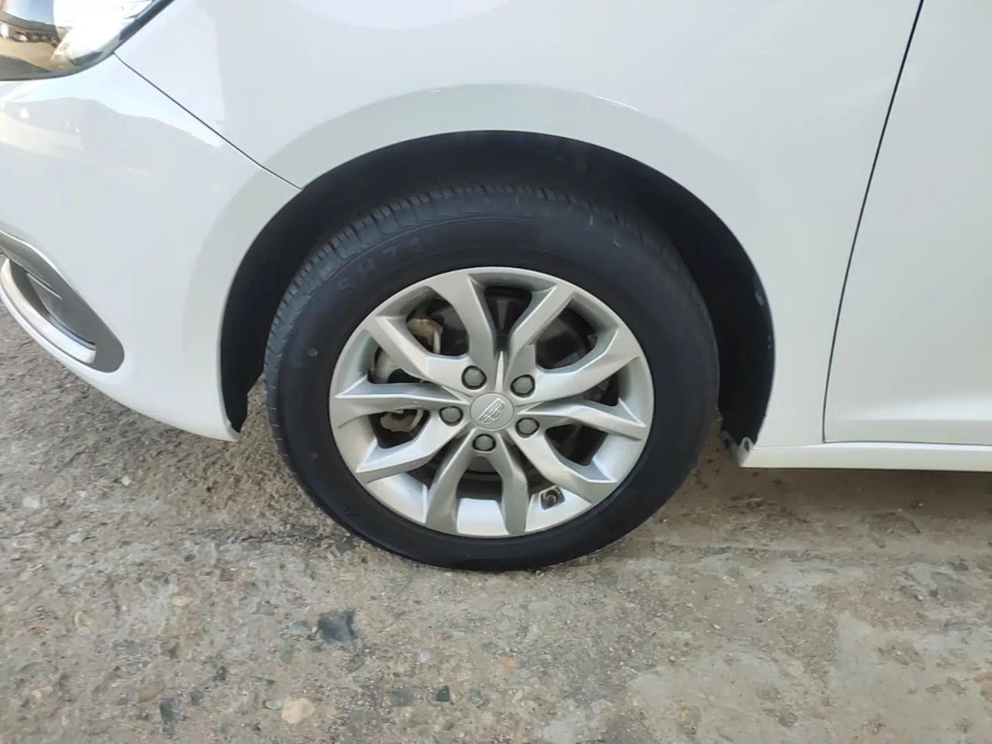 Geely Auto Emgrand GL 2017 1.8L DCT Elite Model — миниатюра 10