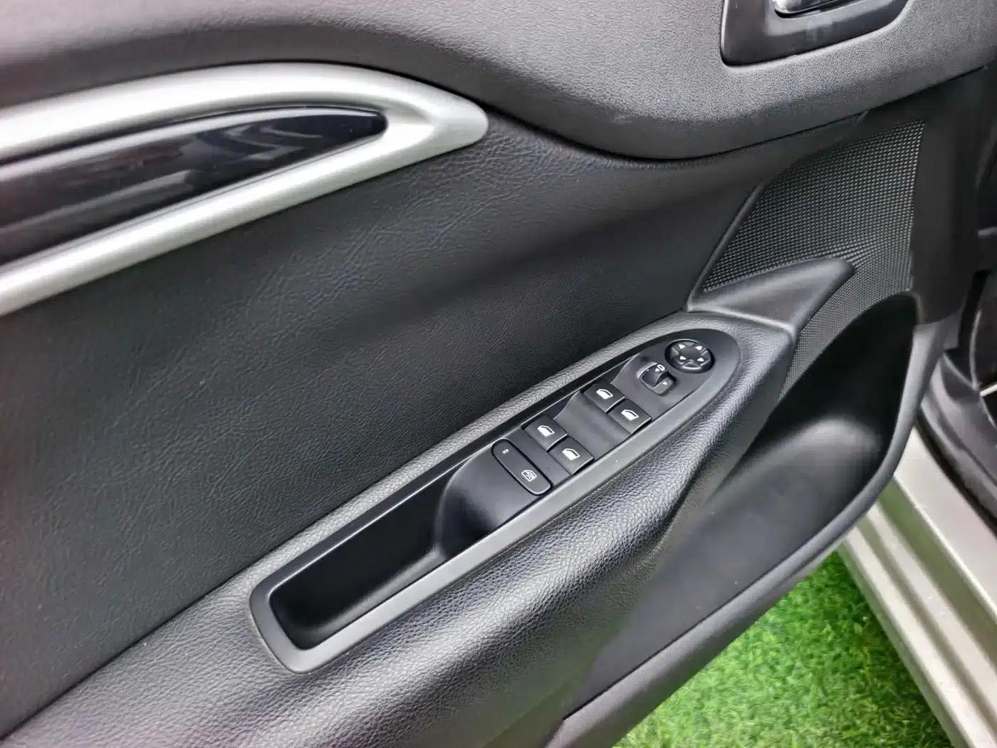 Citroën C4L 2013 1.8L Automatic Enjoy Edition — миниатюра 11