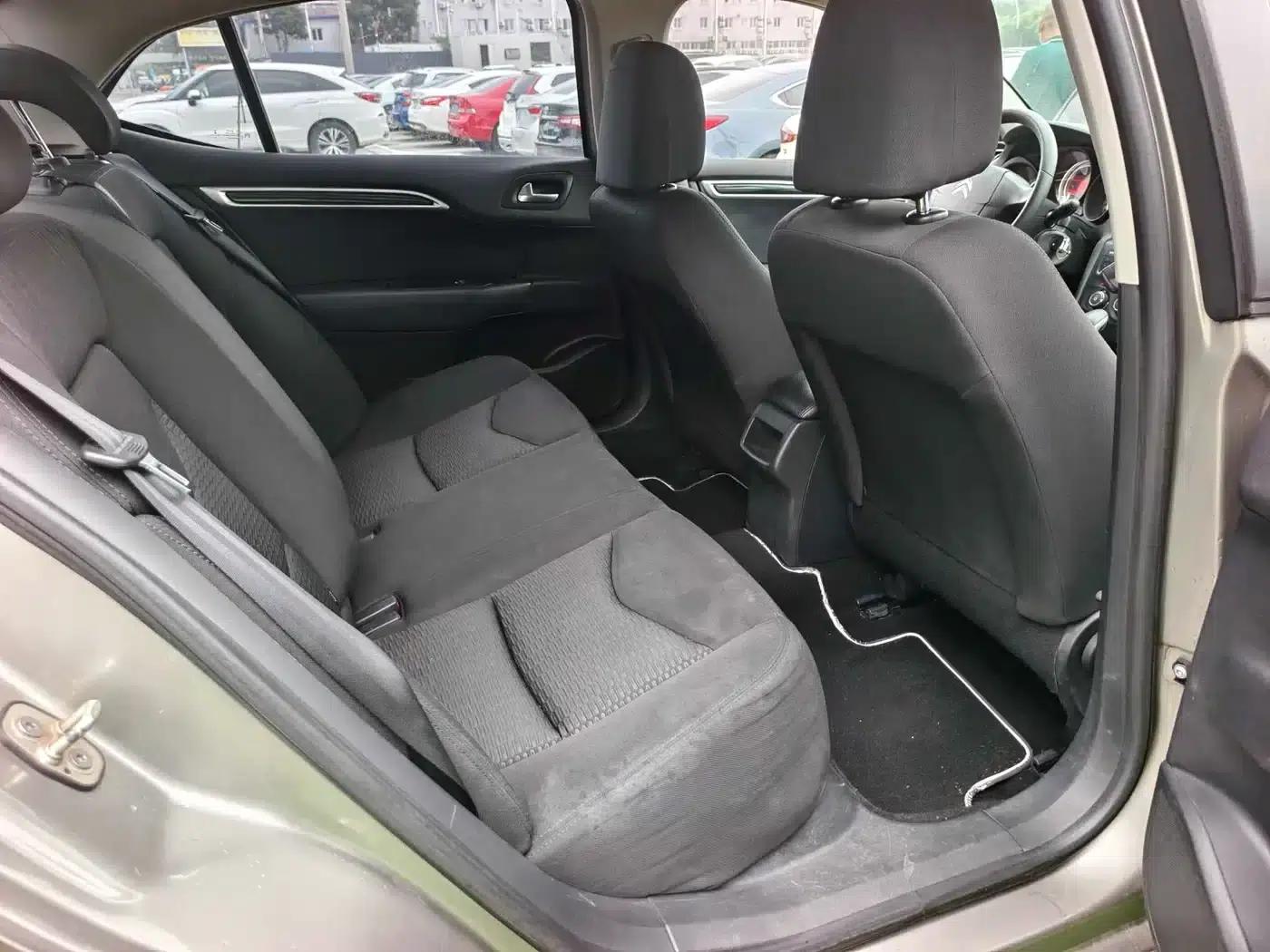 Citroën C4L 2013 1.8L Automatic Enjoy Edition — миниатюра 13