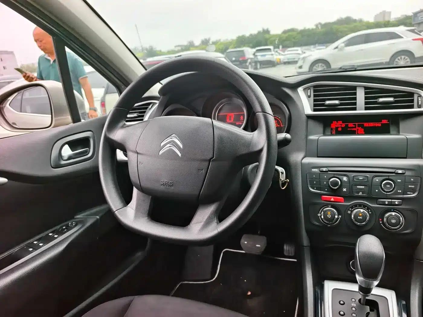 Citroën C4L 2013 1.8L Automatic Enjoy Edition — миниатюра 15
