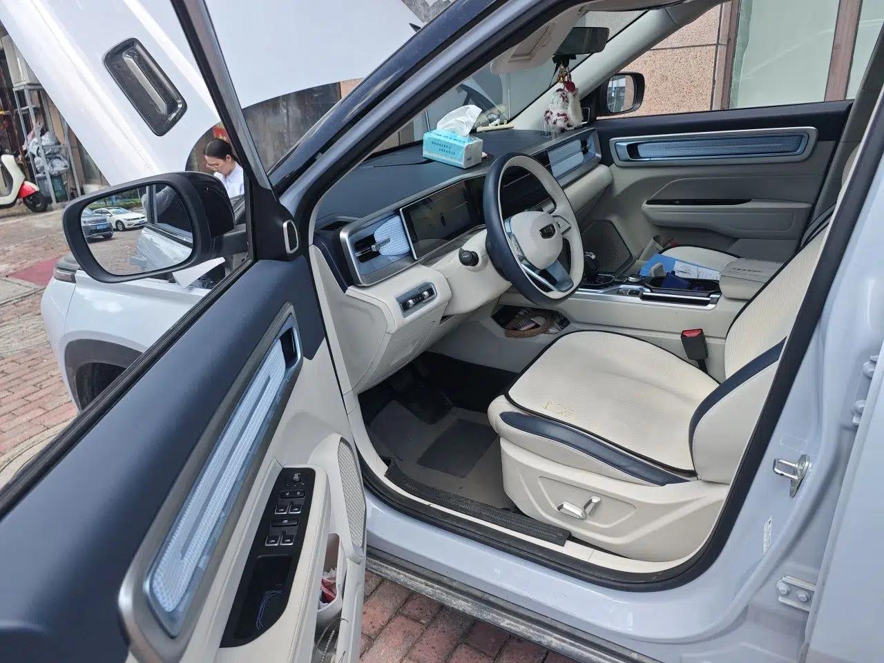 Geely Auto icon 2025 Linglong 1.5TD Ruyi Edition — миниатюра 16