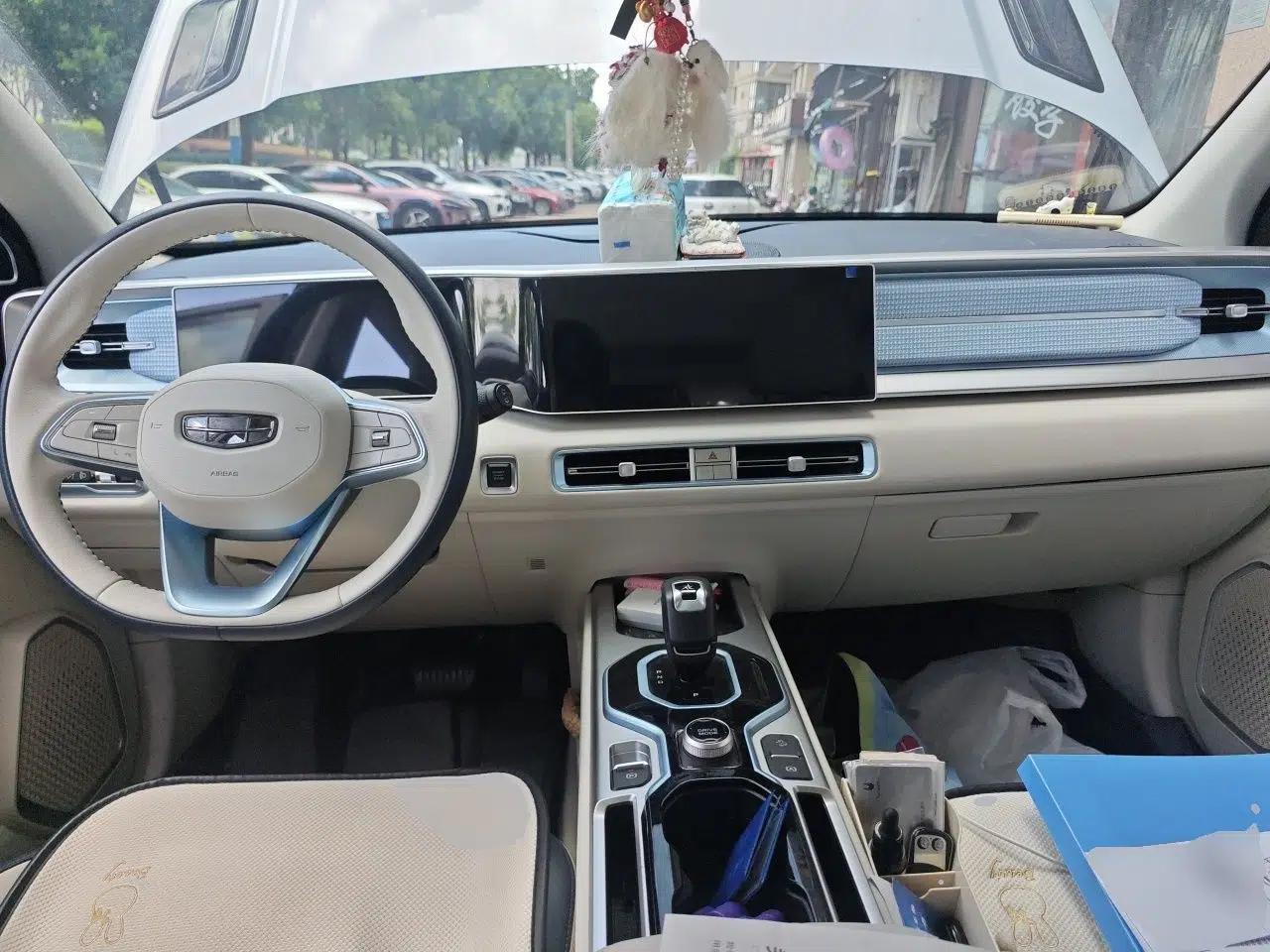 Geely Auto icon 2025 Linglong 1.5TD Ruyi Edition — миниатюра 9