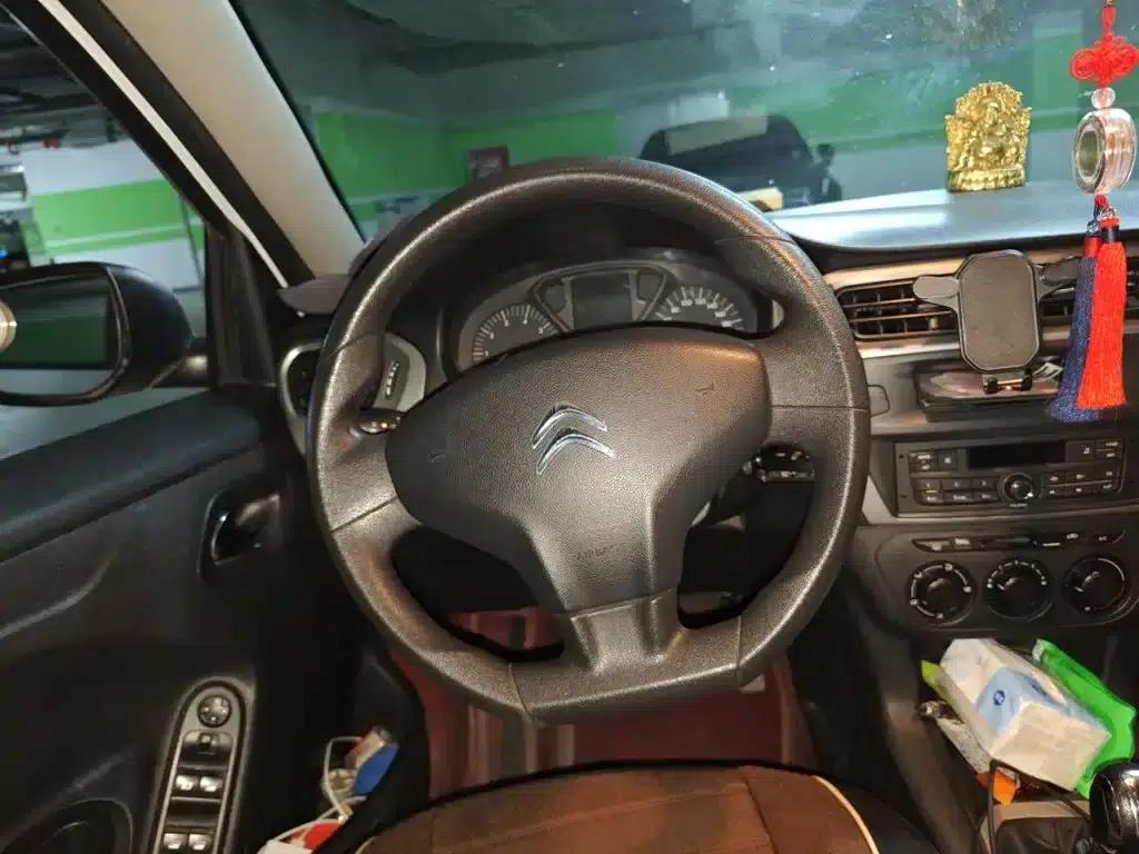 2015 Citroën Elysee Premium Edition 1.6L Manual Fashion Model — миниатюра 11