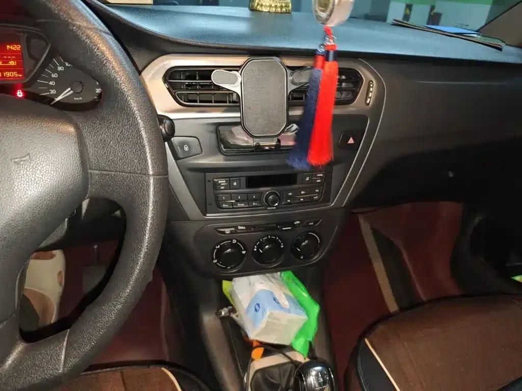 2015 Citroën Elysee Premium Edition 1.6L Manual Fashion Model — миниатюра 14