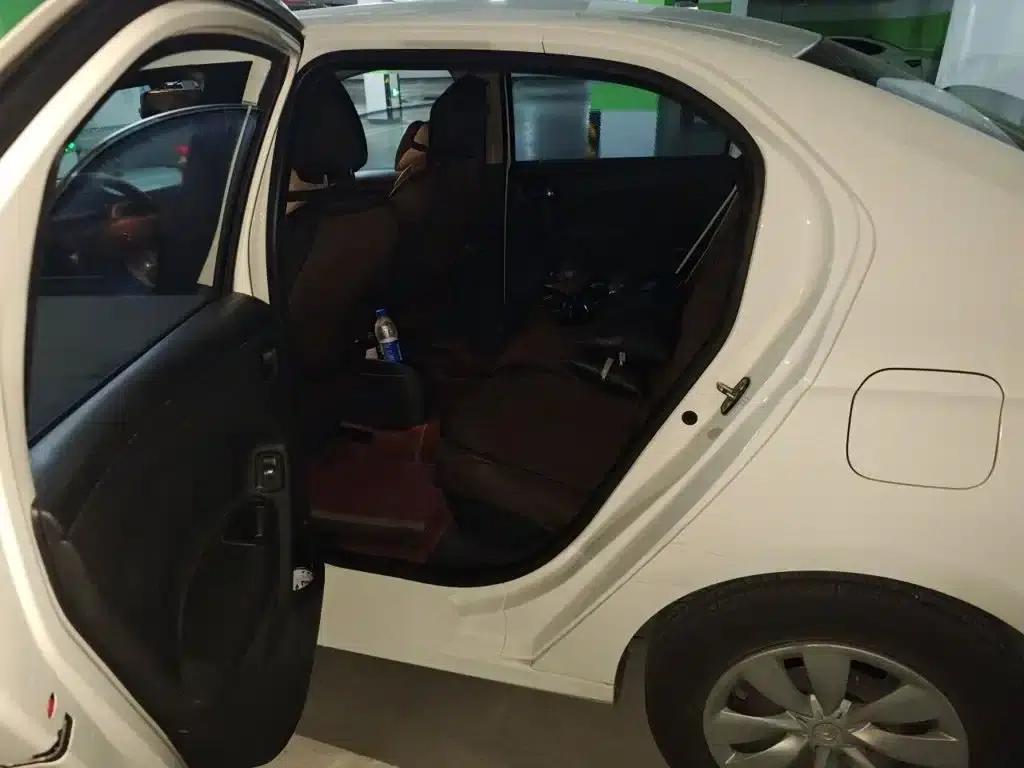 2015 Citroën Elysee Premium Edition 1.6L Manual Fashion Model — миниатюра 18