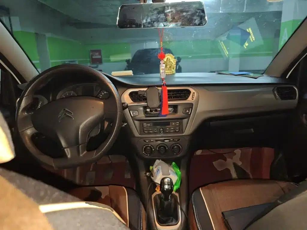 2015 Citroën Elysee Premium Edition 1.6L Manual Fashion Model — миниатюра 10