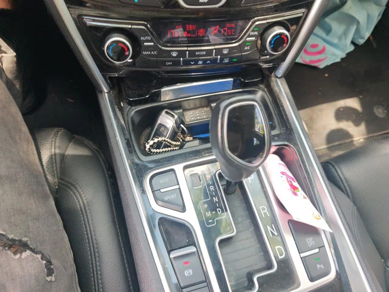 Geely Auto Emgrand GT 2016 1.8T Zunya Model — миниатюра 14