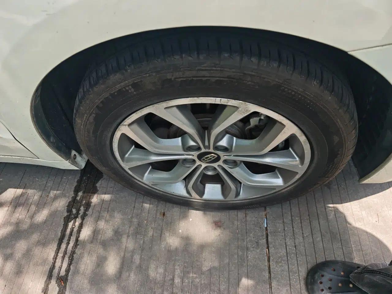 Geely Auto Emgrand GT 2016 1.8T Zunya Model — миниатюра 8