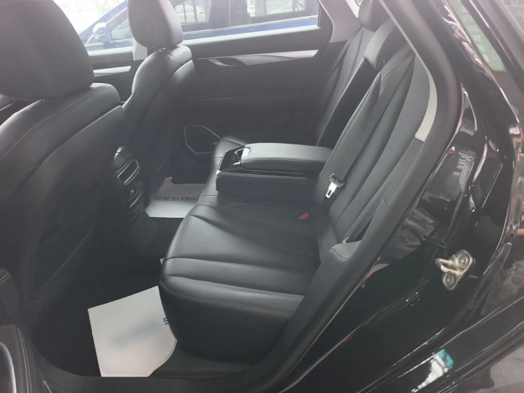 Geely Auto Emgrand GT New Energy 2022 1.5T PHEV Extended Range Prestige Version — миниатюра 20